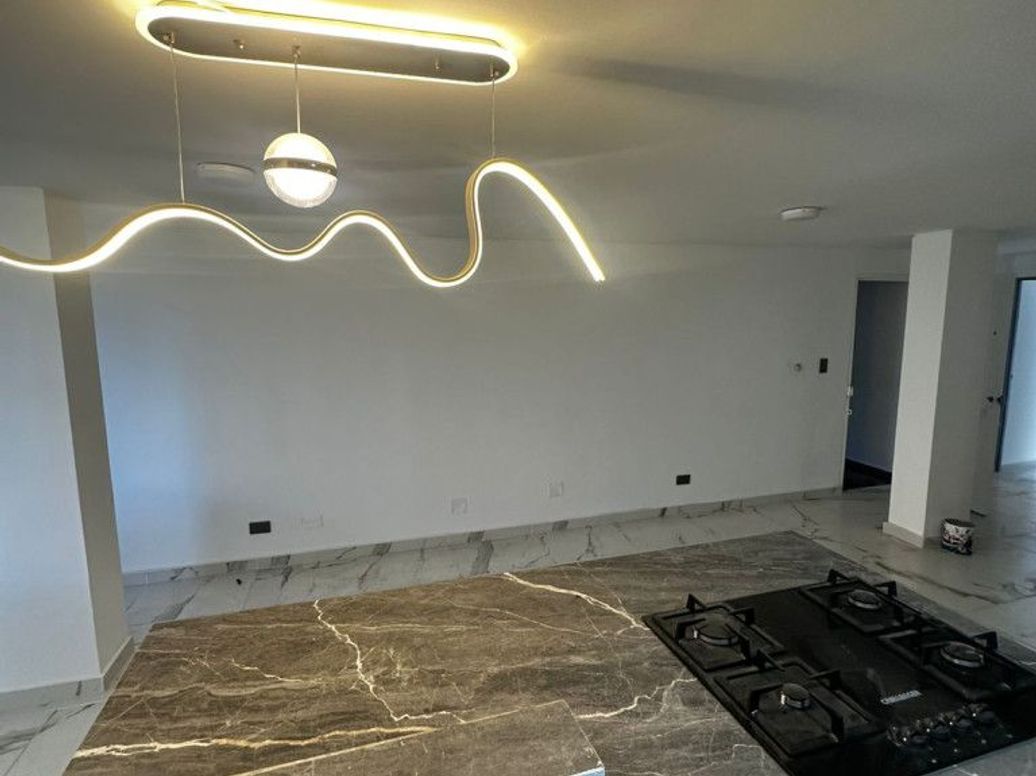 Apartamento en venta en Granada Norte, Bogotá · foto 4 de 16