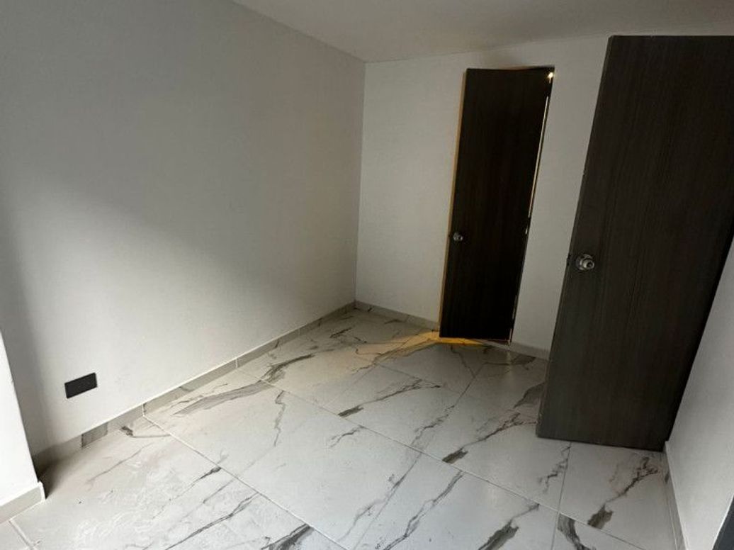 Apartamento en venta en Granada Norte, Bogotá · foto 13 de 16