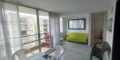 Apartamento en venta en Ricaurte, Cundinamarca – Piso 6, esquinero con hermosa vista
Se vende hermoso apartamento exterior, ubicado en el piso 6, con excelente iluminación natural, acabados modernos y una vista privilegiada hacia las zonas verdes del conjunto.
Perfecto para vivir, vacacionar o invertir, gracias a su ubicación estratégica en una de las zonas de mayor valorización de Ricaurte.

Características del inmueble:
Área: 55 m²
Piso 6 – exterior, esquinero con excelente ventilación e iluminación
2 habitaciones amplias y luminosas
2 baños modernos con acabados de calidad
Cocina integral tipo americana con diseño contemporáneo
Cuarto de ropas independiente
Sala comedor con vista despejada
Excelente estado general, listo para habitar

Conjunto residencial tipo Club House:
Vive con todas las comodidades y amenidades de un club dentro de tu hogar:
Piscinas para adultos y niños
Gimnasio completamente dotado
Cancha múltiple y zonas deportivas