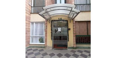 CÓDIGO: 966FR6916

¡Arrienda tu nuevo hogar en Pinar de Álamos! 

Te presentamos este acogedor apartamento ubicado en el Conjunto Residencial Pinar de Álamos, con una excelente ubicación sobre la Av. Ciudad de Cali con Calle 65, rodeado de múltiples vías de acceso como la Av. Ciudad de Cali, Calle 72 y Av. Mutis, lo que te garantiza movilidad y comodidad en tu día a día.

Además, estarás a pocos minutos de los mejores puntos de interés de la zona: Centro Comercial Nuestro Bogotá, Punto 72 y Diver Plaza.

? Características del apartamento:


 
 2 habitaciones con excelente iluminación
 
 
 1 baño
 
 
 Sala–comedor amplia
 
 
 Cocina integral
 
 
 Zona de ropas independiente
 
 
 Parqueadero comunal
 


? Zonas comunes del conjunto:


 
 Circuito cerrado de cámaras
 
 
 Parque infantil
 
 
 Amplias zonas verdes
 
 
 Cancha polideportiva
 
 
 Vigilancia 24/7
 
 
 Zona de BBQ
 


Este apartamento es ideal para quienes buscan tranquilidad, seguridad y cercanía a todo. ¡Tu próximo hogar te espera!

¿Deseas agendar una visita? Escríbeme y con gusto te acompaño en el proceso. 
