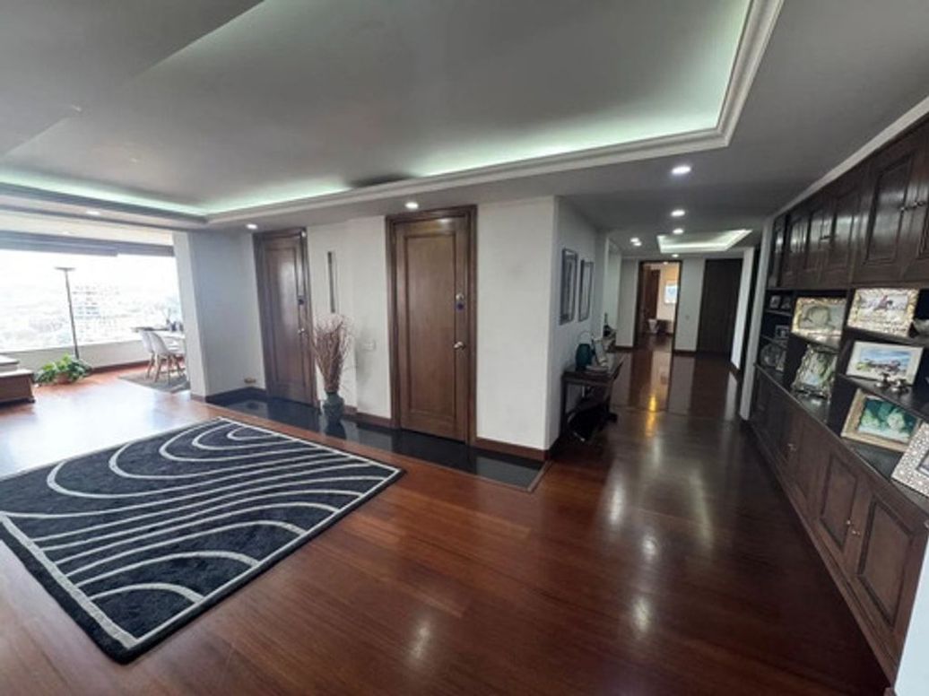 Apartamento de 5 alcobas en venta en Chico, Bogotá, 350 m² · foto 9 de 12