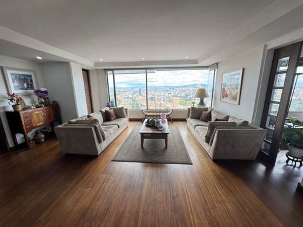 Apartamento de 5 alcobas en arriendo en Chico, Bogotá, 350 m² · foto 2 de 12