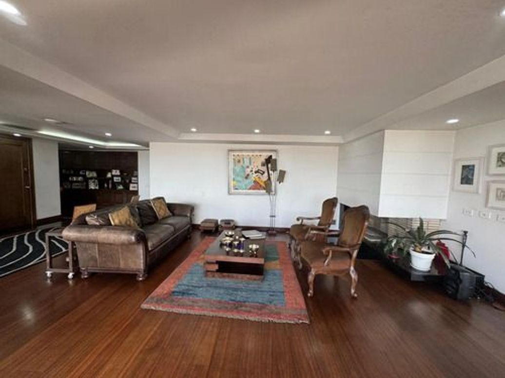 Apartamento de 5 alcobas en arriendo en Chico, Bogotá, 350 m² · foto 8 de 12