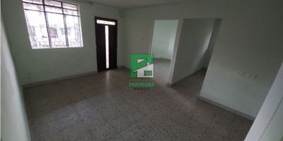 SE ARRIENDA CASA EN MANRIQUE CENTRAL CON BUENA UBICACIÓN PISO 2 Y 3 UNIFAMILIAR, CON ESTRATO 3.

NOTA: NO PERSONAS RUIDOSAS, SOLO PARA VIVIENDA.
CUENTA CON:
- SALA COMEDOR
- 5 ALCOBAS/ ( 3 CON PUERTAS)
- CUARTO ÚTIL
- 3 CLOSET
- ZONA DE ROPA
- 1 BAÑO SENCILLO
- 1 BAÑO CABINADO
- COCINA SENCILLA CON GABINETES
- RED DE GAS
- BALCÓN
- TERRAZA
- PISO EN BALDOSA.

CONTACTO: ARRENDAMIENTOS PANORAMA MANRIQUE
TELEFONO: (604) 5166060. WHATSAPP: 3104700944
