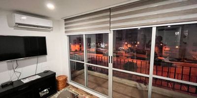¡Oportunidad de inversión en exclusivo sector de Ricaurte, Cundinamarca!

Se vende hermoso apartamento totalmente terminado en una de las zonas más apetecidas de Ricaurte. Ubicado en moderno conjunto residencial que ofrece tranquilidad, comodidad y espacios ideales para el descanso o la vida familiar.

Área construida: 52 m²
Habitaciones: 2 confortables habitaciones
Baños: 1 baño privado y 1 baño social
Sala-comedor amplia y luminosa
Cocina semi-integral
Zona de lavado de ropas
2 aires acondicionados instalados
Balcón con excelente vista

El conjunto residencial cuenta con:
Piscinas para adultos y niños
Gimnasio totalmente equipado
Canchas para la práctica de deportes
Parqueaderos para visitantes
Vigilancia y personal de seguridad

Valor de venta: $210.000.000 COP

Ideal como vivienda principal, descanso o inversión turística. ¡No dejes pasar esta excelente oportunidad!
