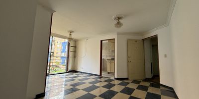 ¡Tu nuevo hogar te espera en Ciudad Salitre Occidental!

Si buscas vivir en uno de los sectores más estratégicos, tranquilos y valorizados de Bogotá, este apartamento es para ti.
Un espacio moderno en segundo piso, con tres habitaciones, dos baños, sala comedor iluminada, zona de lavandería, parqueadero cubierto y depósito.

Pero lo mejor está en el conjunto:
Club House completo con piscina, sauna y turco
Zona infantil
Cancha de fútbol 8
Cancha de tenis
Ambiente seguro y familiar

Vive con comodidad, rodeado de zonas verdes, excelente movilidad y todo lo que necesitas a pocos minutos.

Regístrate ahora y agenda tu visita. ¡Haz parte de Ciudad Salitre, donde la calidad de vida es real!