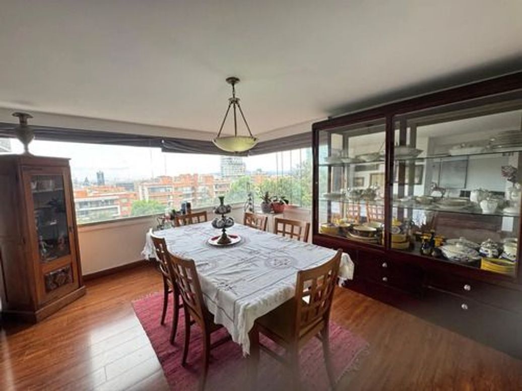 Apartamento de 3 alcobas en venta en Chico, Bogotá, 176 m² · foto 6 de 12
