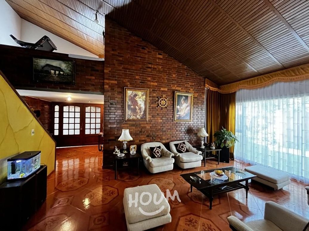Casa de 5 alcobas en venta en Niza, Bogotá, 578 m² · foto 3 de 18
