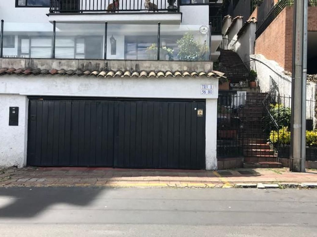 Casa de 3 alcobas en venta en Ingemar, Bogotá, 326 m² · foto 2 de 19