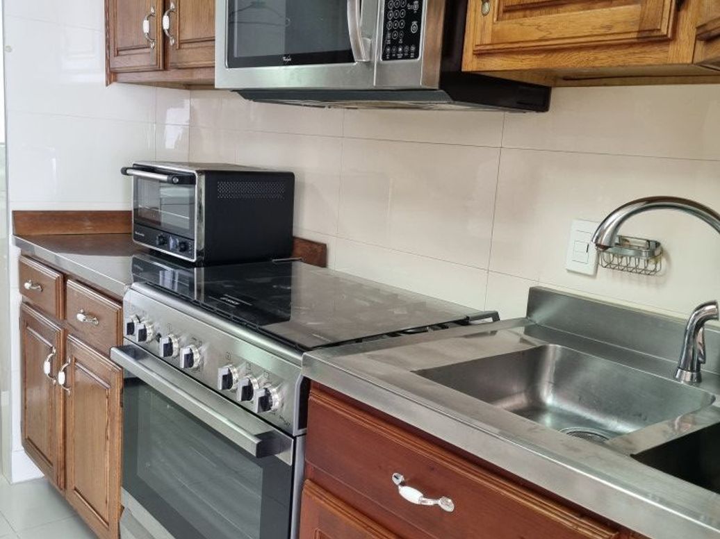 Apartamento de 4 alcobas en venta en Santa Barbara Central, Bogotá, 231 m² · foto 9 de 20