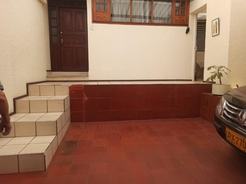 Casa de 3 alcobas en venta en Puente Largo, Bogotá, 245 m² · foto 2 de 18