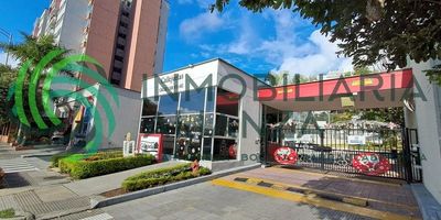 Apartamento conjunto Callejuelas, ubicado en un séptimo piso que consta de: tres habitaciones con closet, sala-comedor con balcón cocina integral, baño privado, baño auxiliar, área de ropas y parqueadero descubierto asignado. El conjunto residencial cuenta con: seguridad privada, ascensor en cada torre, salón social, gimnasio, piscina para adultos y niños, zona de juegos para niños, sauna, turco.