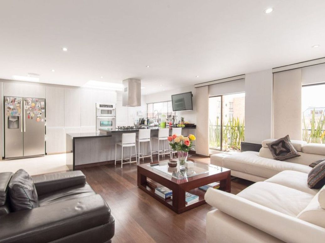 Apartamento de 5 alcobas en venta en Santa Barbara Occidental, Bogotá, 280 m² · foto 2 de 20