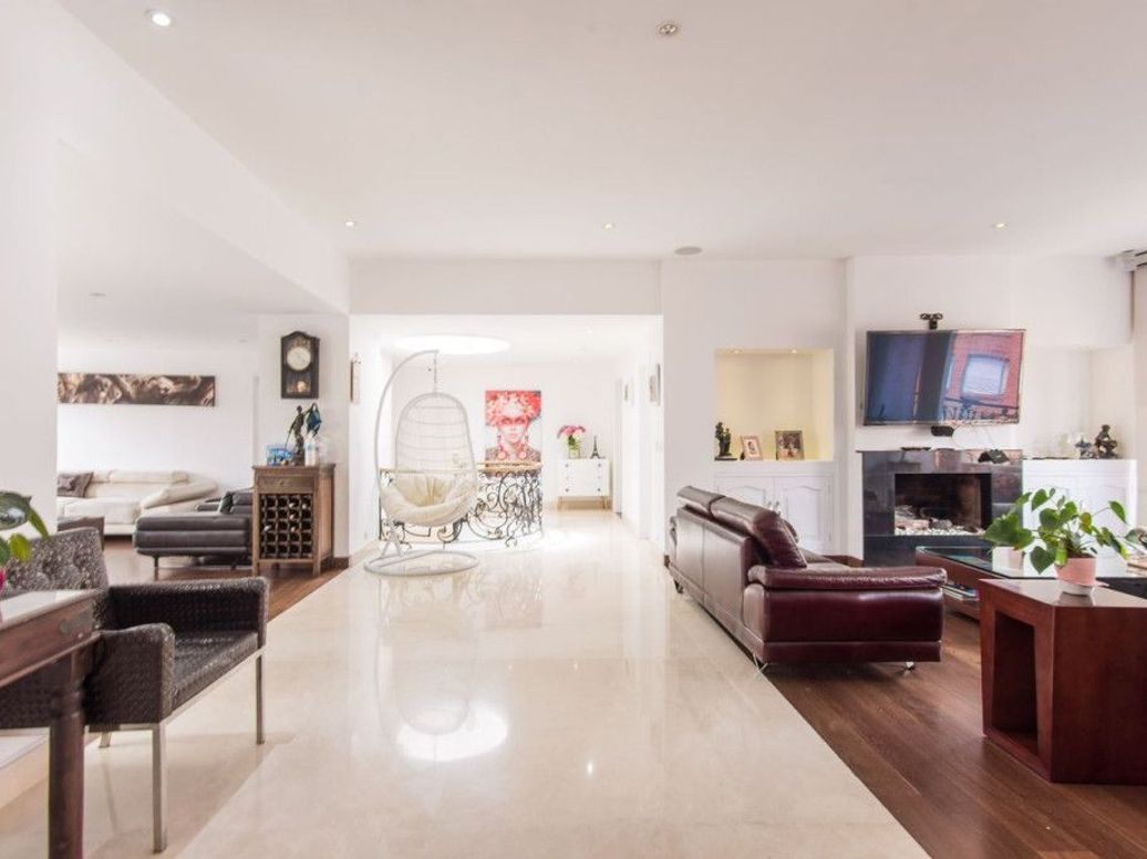 Apartamento de 5 alcobas en venta en Santa Barbara Occidental, Bogotá, 280 m² · foto 9 de 20