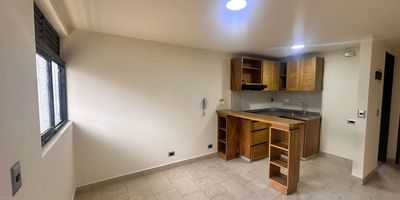 Detalles
Código 3156
Municipio Medellín
Barrio Belén Rosales
Estrato 3
Precio $1'700,000
Área 35 m2
Piso 2

DESCRIPCIÓN:
Apartaestudio en Arriendo.
Sector Belén Rosales.
Piso 2 - estrato 3 - 35 Mts2.

Comodidades:
Sala-comedor, cocina integral, red de gas, 1 alcoba con closet, baño con ducha eléctrica, patio, piso en cerámica.

Para más información comunícate con nosotros al 301.254.2861 y con gusto te asesoramos.