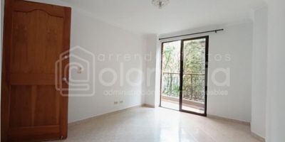 Apartamento en Arriendo, Barrio Mesa, 3 Alcobas, 3 clósets, 2 baños cabinados, cocina integral con red de gas natural, zona de ropas, calentador, balcón, pisos en cerámica, Área 90mts2. Piso 4 sin ascensor. Parqueadero privado cubierto 

Estrato 3.

Inmueble ubicado cerca de supermercados, colegios y el parque principal de Envigado con muy buen flujo de transporte público.

¡Conoce los requisitos para arrendar un inmueble con nosotros!

*NOTA ACLARATORIA: Puede haber diferencias en las áreas suministradas en esta publicación, al momento de la negociación se deben verificar por escrituras públicas debidamente registradas
