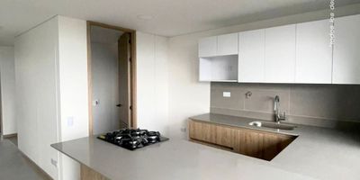 Puntos de referencia cercanos:

Avenidas principales: Avenida Galán, Vía Llanogrande

Transporte: Rutas de buses Rionegro – Medellín, Estación de buses Rionegro

Centros comerciales: San Nicolás, Complex Llanogrande

Supermercados: Éxito, D1, Olímpica

Restaurantes: El Rancherito, Crepes & Waffles, J&C Delicias

Centros educativos: Universidad Católica de Oriente, Colegio La Presentación

Salud: Clínica Somer, Hospital San Juan de Dios

Bancos: Bancolombia, Davivienda, BBVA