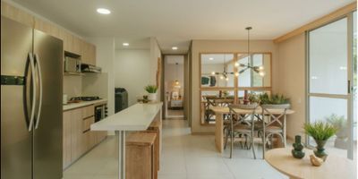 Apartamento en Venta La Estrella – sector la Aldea.

Venta de Apartamento en  La Estrella – sector la Aldea Sesión de derecho.
¿Buscas un lugar tranquilo, moderno y con excelente proyección? y comenzar una nueva etapa en un entorno residencial con todas las comodidades.
Conjunto residencial con múltiples amenidades: Piscina, salón de eventos, juegos infantiles, gimnasio, zonas verdes, seguridad las 24 horas, piso 16.
Distribución: tres (3) Habitaciones, dos (2) Baños, cocina integral, zona de ropas, balcón con buena vista, parqueadero privado, cuarto útil. ¡Entrega Junio 2026!
Se entrega en “OBRA GRIS” Área: 78.08m² Precio de venta: $558 millones, Ideal para quienes buscan comodidad, seguridad y calidad de vida. ¡No pierdas la oportunidad de vivir en uno de los sectores! Contáctanos para más información o agendar una visita.
