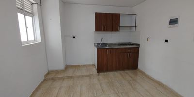Acogedor apartamento en arriendo de 55 m en el sector de Santa Monica, Medellin Disfruta de este apartamento de 55 m, un espacio comodo, luminoso y bien distribuido, ideal para quienes buscan confort y una excelente ubicacion. Cuenta con 2 habitaciones, 2 banos, 2 closets, sala-comedor, cocina semi integral y zona de ropas. Cada ambiente ha sido disenado para ofrecer funcionalidad y bienestar en tu dia a dia. Su ubicacion estrategica en el tradicional sector de Santa Monica te permite estar cerca de la Parroquia Santa Rita de Casia, el Colegio Corazonista de Medellin, el Centro Comercial Viva Laureles, asi como de vias principales, con excelente acceso al transporte publico y rutas integradas. Una oportunidad perfecta para vivir comodamente en una zona tranquila, conectada y con todo lo que necesitas al alcance.
