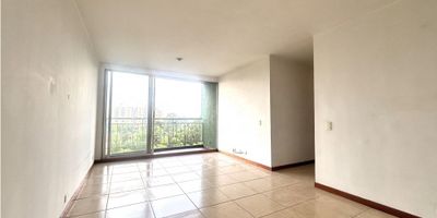 9667901 Arriendo hermoso apartamento en Itagui - Suramerica, área 90 mtr2, 3 alcobas todas con closet, la principal con baño y vestier, baño social, estudio, sala comedor, balcón, cocina integral con red de gas, calentador de paso, zona de ropas independiente, piso en ceramica parqueadero, cuarto util, estrato 4, piso 9. 

Urbanizacion con portería 24 horas, piscina, turco, cancha polideportiva, gimnasio, salón social , juegos infantiles, zonas verdes y parqueadero de visitantes
