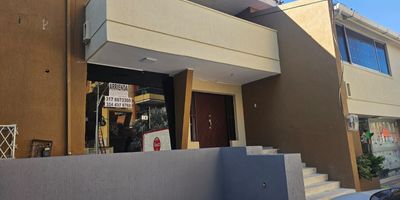 LOCAL EN ARRIENDO SECTOR ALTOS DE RIOMAR. CONSTA DE 33 MT2 Y UN BAÑO