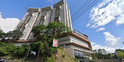 Apartamento en arriendo ubicado en el conjunto residencial bosques del venado, con excelente distribución. Cuenta con 3 alcobas con closets, sala-comedor, cocina integral, balcon, zona de ropas y 2 baños, parqueadero para carro. zona social para niños, cancha. Ideal para familias que buscan comodidad y funcionalidad. ¡Trámite rápido y sencillo! Agenda tu cita hoy mismo.