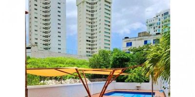 CÓDIGO 9668FR018. Apartamento Amoblado en Segundo Piso a metros del mar en Rodadero Sur. Cuenta con dos Alcobas, dos Baños, Sala, Comedor, Cocina Integral, Zona de Labores, Patio, Balcón y Parqueadero. Cuenta con Permiso Turístico. Conjunto con Piscina, BBQ, Zonas Verdes, Vigilancia y ambiente tranquilo. Excelente inversión cerca a Playas y Restaurantes. SI ESTA PROPIEDAD ES DE SU INTERÉS, CONTÁCTENOS Y AGENDAMOS UNA CITA.
