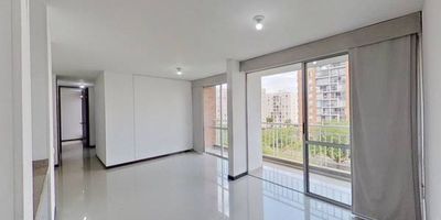Apartamento en venta de 84 m2, con vista exterior, ubicado en un 6to piso (Torre 3 Apto 602), acceso por ascensor, parqueadero propio cubierto (117). Consta de 3 habitaciones, 2 baños, sala comedor, balcón, cocina integral y zona de lavandería. Tiene piso cerámico en todas sus zonas. El conjunto cuenta con piscina, salón social, zona de niños, zonas verdes y vigilancia privada las 24 horas. Cerca a centro comercial Jardin Plaza; cerca a almacenes de cadena como La 14, D1 y Ara; cerca a colegio Comunidad Home School; cerca a Universidad del Valle. Vias de acceso por la Calle 53 y Carrera 98.
 h_property_nid_ref:  32254001796
 h_property_uuid_detail:  118e86a4-74c7-4715-8c64-99bbe230757d
 ubicacion: Cali,Ciudad Meléndez
 Inmueble ofertado por nuestro aliado HABI.