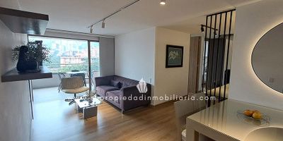 Apartamento en arriendo, El Tesoro, El Poblado.

¡Amoblado y listo para entrar hoy mismo! Apartamento de 90 m² en la tranquila y exclusiva Loma del Tesoro.
2 habitaciones con closet 3 baños completos, sala-comedor luminosa con acceso a balcón. Cocina integral con red de gas y calentador a gas, zona de ropas y todo el menaje completo.
Incluye parqueadero cubierto independiente + cuarto útil.
Unidad cerrada con piscina, salón social, zonas verdes, juegos infantiles, vigilancia 24 h, ascensor y parqueaderos visitantes.
A pasos de C.C. Vizcaya, Mall Verona y Provenza.
¡Vive con máximo confort y sin preocupaciones en una de las zonas más frescas de El Poblado!
¡Agenda tu visita ahora!
SE ENTREGA AMOBLADO