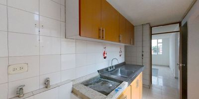 ¡Apartamento en venta  en Ciudadela Cafam 4!

Iluminado, cómodo y libre de todo gravamen

Se vende este acogedor apartamento de 55 m², con vista exterior, ubicado en un 4° piso con acceso por escaleras. Un espacio funcional, amplio y muy bien distribuido, ideal para vivir en una zona tranquila y con excelente movilidad. Cuenta con parqueadero comunal.

Distribución práctica y confortable:


 
 3 habitaciones con piso laminado
 
 
 1 baño
 
 
 Sala comedor
 
 
 Cocina integral
 
 
 Zona de lavandería
 
 
 Piso cerámico en cocina, baño y zona social
 


El conjunto ofrece espacios ideales para toda la familia:
salón comunal, parque infantil, zonas verdes y vigilancia privada 24/7.

Ubicado en un sector estratégico, cerca de Centro Comercial Plaza Imperial, supermercados como Éxito, D1, Ara, Surtimax y Jumbo, además del Colegio Distrital Filarmónico Jorge Mario Bergoglio y la estación de Transmilenio Portal de Suba. Con vías de acceso por Carrera 113C y Calle 143A.

Libre de todo gravamen y se reciben créditos de cualquier banco.
Una excelente oportunidad de inversión o vivienda propia.

¡Agenda tu visita y conoce tu próximo hogar!

H1.
