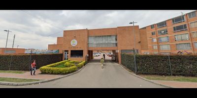 Estas buscando una oportunidad de inversion? Este apartamento en la ciudad de Mosquera Cundinamarca es lo que estas buscando.

Ubicado en un piso 5 con excelente iluminacion natural, aire fresco y vista al exterior.

Cuenta con 2 habitaciones terminadas y una tercera opcional para cerrar como habitacion o dejar como estudio.

Cuenta con 2 baños, uno en la habitacion principal y uno social.

Cocina semi-integral y area de lavado con calentador a gas.

Contactanos para brindarte mayor informacion.
