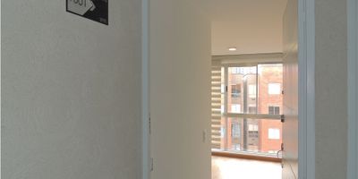 CÓDIGO: 966FR9159

Venga a conocer lo que se arrienda en HAYUELOS; apartamento de 42 m,2

Ubicado en Club House3.

La mejor ubucación en Bogotá al mejor precio en estrato 3, con todos los lujos que usted ha soñado.Muy cerca del centro de la ciudad.

Conjunto con cancha de futbol, gimnasio, piscina, salón de juegos.
