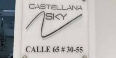 Inmueble con disposición medianera, con las siguientes dependencias: sala, comedor cocina, tres habitaciones, baño privado y un baño social y balcón. No tiene garaje Vetustez 9 años. Vr. Admón. $385.700