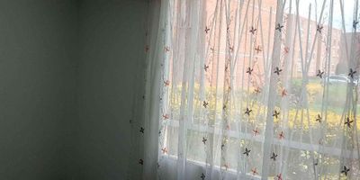 [ARR] ID HOUM: 163433

Entérate de todos los beneficios al arrendar con nosotros:
    • Asistencia e intermediación con el propietario
    • Firma tu contrato online
    • Arrienda sin burocracia, sin papeleos ni notarías

Departamento en arriendo, ubicado en el barrio Hogares Soacha, con una superficie construida de 38.00 m² y superficie total de 38.00  m². 

Sus principales características son:

    • No amoblado
    • 2 dormitorios
    • 1 baño
    • No Admite mascotas
    • Año de construcción: 2014
            
Además, el inmueble cuenta con las siguientes amenidades:

    • Salón de eventos
    • Zona de juegos

Si arriendas con nosotros, te brindamos asesoría personalizada durante todo el proceso.

Requisitos para arrendar con nosotros:

    • Arrienda sin codeudor*, fácil, rápido y seguro
    • Demuestra un ingreso mensual neto de al menos 2.5 veces el valor del arriendo (los ingresos mensuales se pueden complementar por las personas que vivirán en este inmueble)
    • Completa tu información básica y mándanos tus extractos bancarios o documentos que demuestren tus ingresos
    • No debes tener reportes negativos en centrales de crédito
        

IMPORTANTE:

    • Te invitamos a agendar una visita a esta propiedad
    • Si tienes alguna duda por favor puedes solicitar más información desde los portales como también contactarte directamente con nosotros
    
Más que una inmobiliaria, somos Houm.
*Aplican T&C