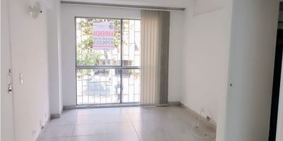 Apartaestudio en arrendamiento

1 Alcoba, 1 baño, pisos en cerámica, cocina abierta tipo americano, zona de ropas, 1 closet, red de gas, calentador de gas, 1 parqueadero.

Parqueadero visitantes, portería 24 horas, vigilancia privada, circuito cerrado de televisión, zonas verdes, juegos infantiles.

Cerca de centro comercial la mota, estación de servicio de la mota, zona de comidas, transporte publico cercano, avenida 80.

INTERMOBILIARIA POBLADO S.A.S
