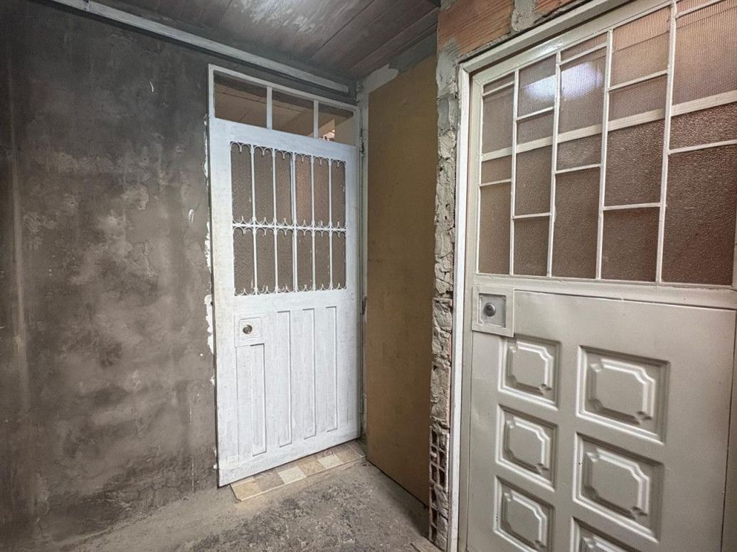 Casa de 10 alcobas en venta en El Triangulo, Bogotá, 235 m² · foto 2 de 20