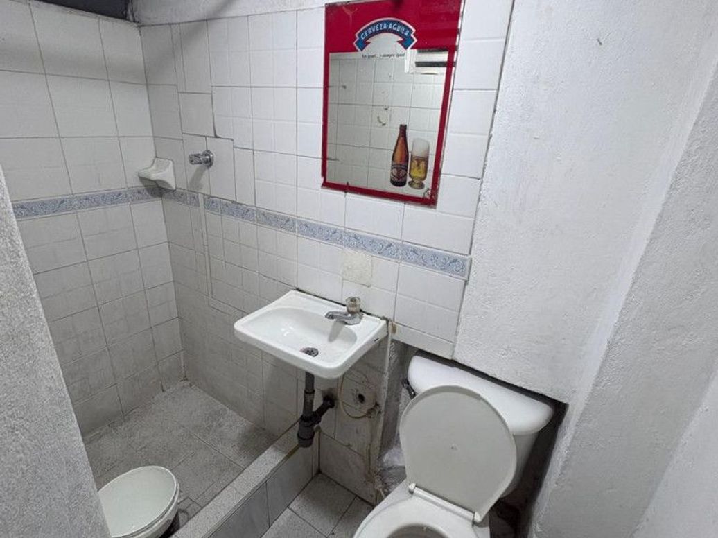 Casa de 10 alcobas en venta en El Triangulo, Bogotá, 235 m² · foto 15 de 20
