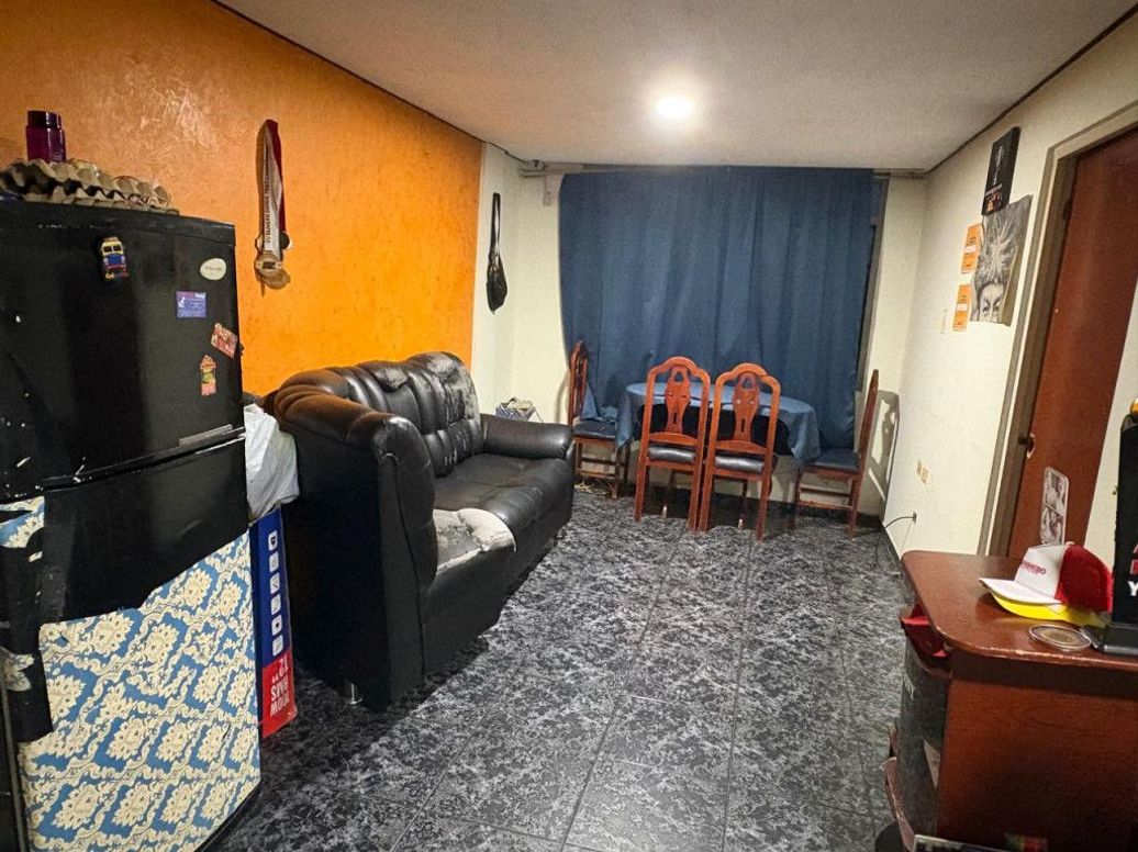 Casa de 10 alcobas en venta en El Triangulo, Bogotá, 235 m² · foto 13 de 20