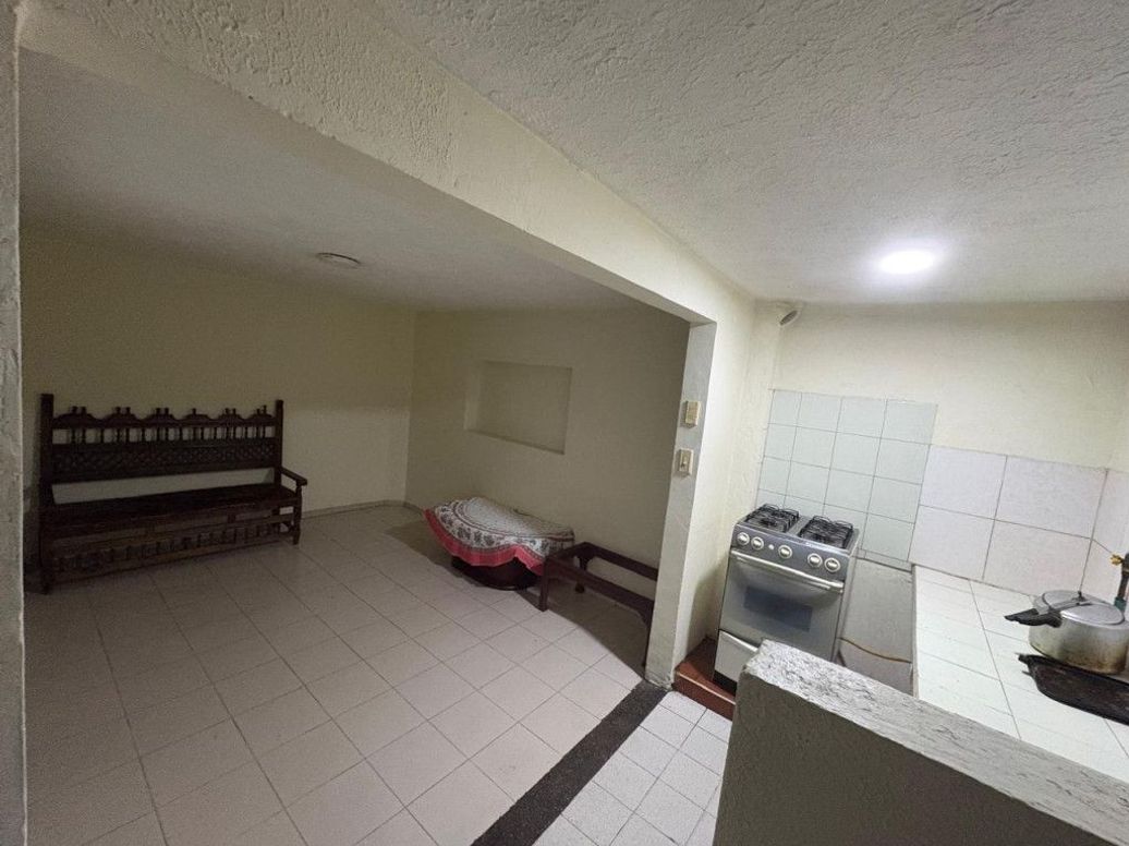Casa de 10 alcobas en venta en El Triangulo, Bogotá, 235 m² · foto 17 de 20