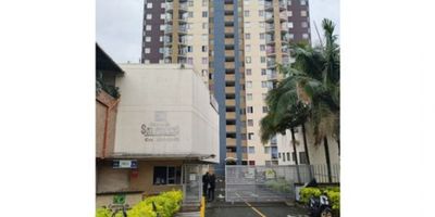 Se Arrienda  Apartamento en Caminos de San Patricio Milagrosa 

? Características del apartamento:


 Área: 40 m²
 Sala-comedor
 1 Baño
 Cocina integral 
 2 habitaciones,  solo 1 con closet
 Zona de ropas 
 Calentador 
 Balcon 
 Cuarto util  


? Características de la unidad:


 Piscina para adultos y niños
 Salon Social
 Juegos para niños
 Opcional parqueadero con mensualidad
 Portería con vigilancia 24/7.


? Ubicación estratégica:  Cercano a parque de la Milagrosa, Estación Tranvia Buenos Aires, Centro Medico Buenos Aires.

¡Un lugar ideal para vivir con todas las comodidades y espacios para disfrutar en familia!
? Contáctanos para más información o para agendar una visita.
