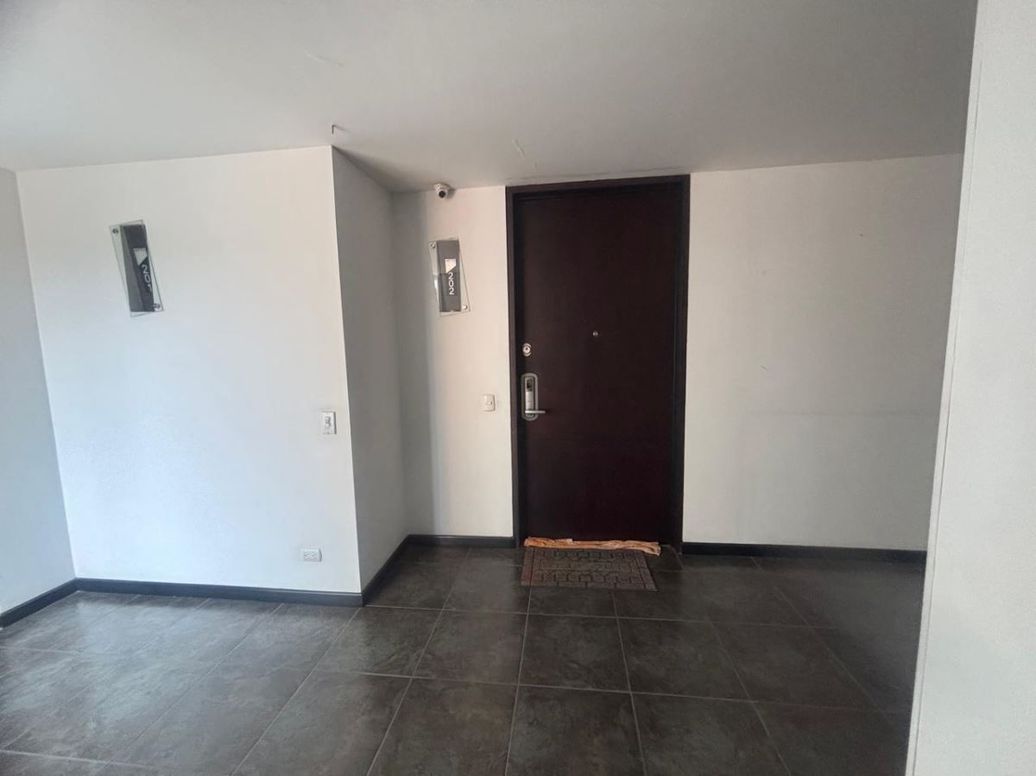 Apartamento de 4 alcobas en venta en Cerros De Suba, Bogotá, 288 m² · foto 3 de 20
