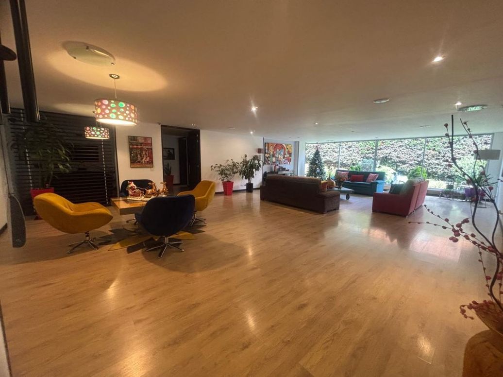 Apartamento de 4 alcobas en venta en Cerros De Suba, Bogotá, 288 m² · foto 4 de 20