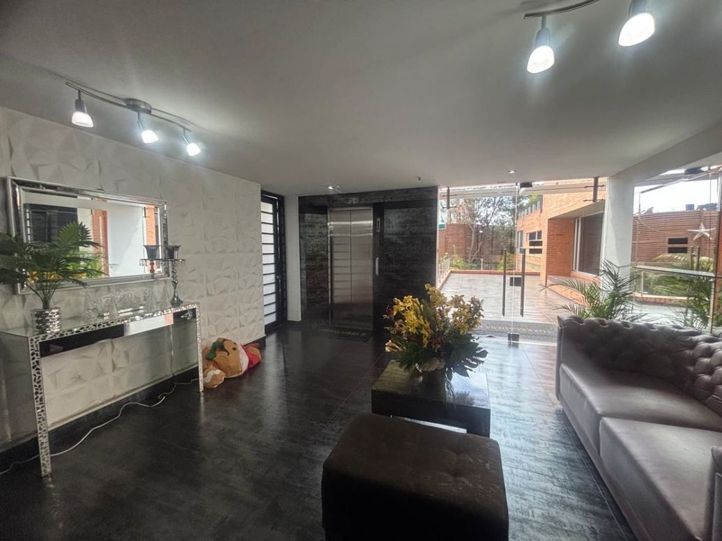 Apartamento de 4 alcobas en venta en Cerros De Suba, Bogotá, 288 m² · foto 2 de 20