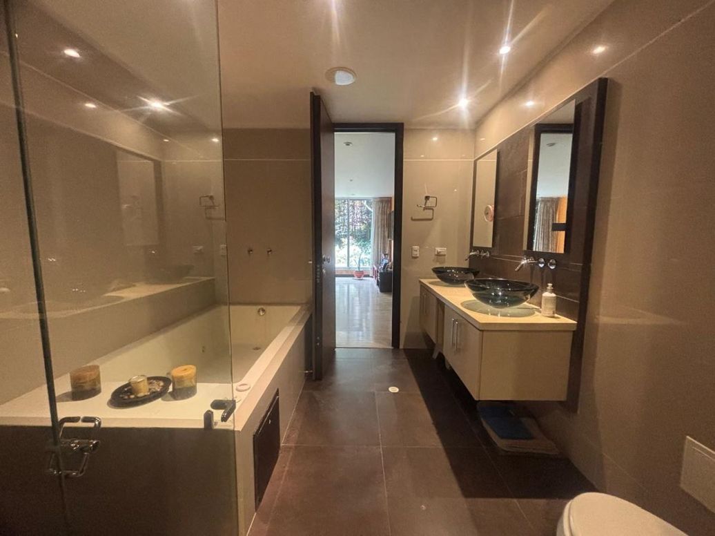 Apartamento de 4 alcobas en venta en Cerros De Suba, Bogotá, 288 m² · foto 19 de 20