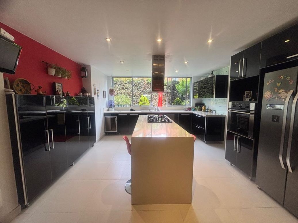 Apartamento de 4 alcobas en venta en Cerros De Suba, Bogotá, 288 m² · foto 18 de 20