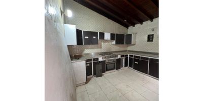 ARRIENDO CASA PARA OFICINAS DE 225 METROS SEGUNDO PISO
SALA - COMEDOR - STAR - 5 ALCOBAS - PATIOS - VENTANALES AMPLIOS - PISOS EN MADERA LAMINADA - GARAJE - EN TODA LA AVENIDA 33MAYORES INFORMES
ASESOR
SERGIO TOBON VALENCIA
CELULAR
312 742 31 12
