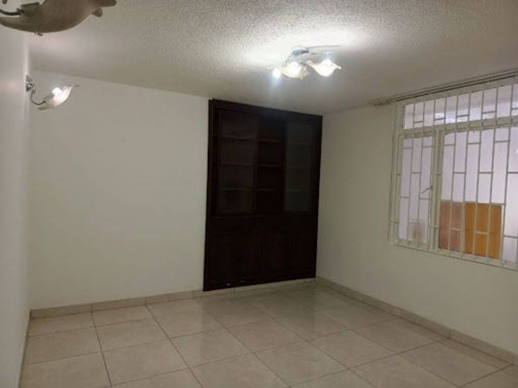 Casa de 5 alcobas en venta en José Joaquín Vargas, Bogotá, 226 m² · foto 9 de 20