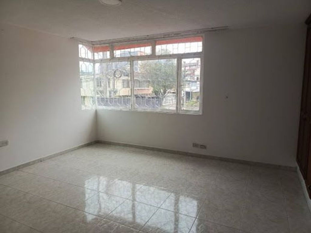 Casa de 5 alcobas en venta en José Joaquín Vargas, Bogotá, 226 m² · foto 8 de 20