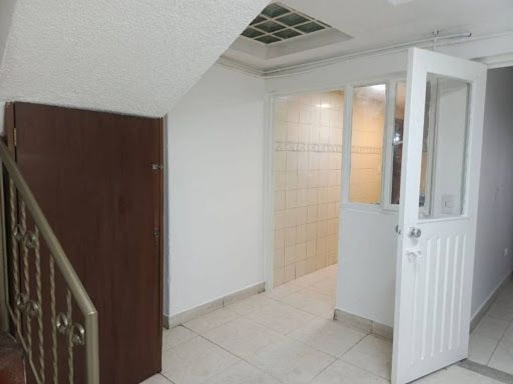 Casa de 5 alcobas en venta en José Joaquín Vargas, Bogotá, 226 m² · foto 19 de 20