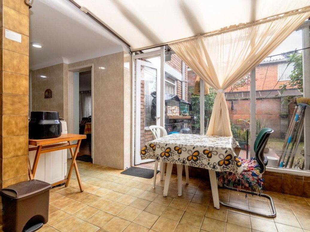 Casa de 4 alcobas en venta en La Esmeralda, Bogotá, 176 m² · foto 14 de 20
